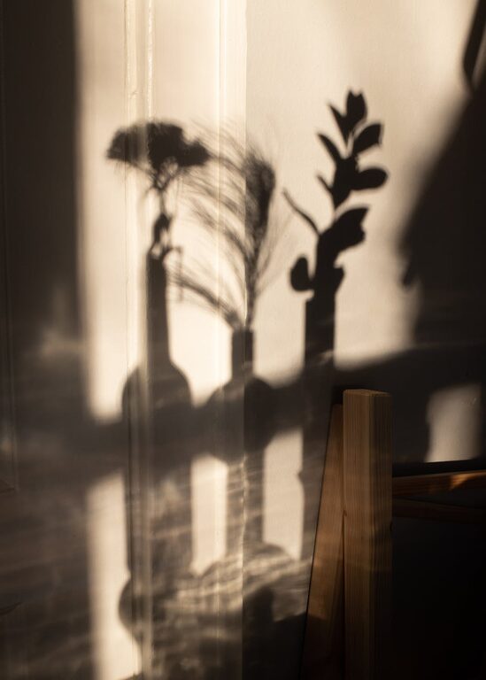 Quick Ideas to Brighten a Dark Room Easily